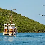 Flores By Guide Вилла