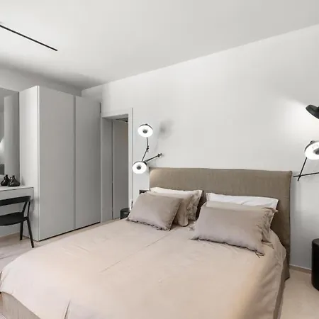 Flores By Guide Villa