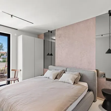 Flores By Guide Villa Frata