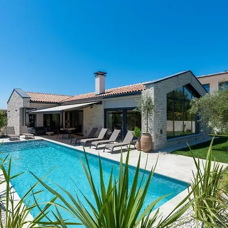 Flores By Guide Villa *