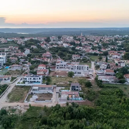 Flores By Guide Villa Frata